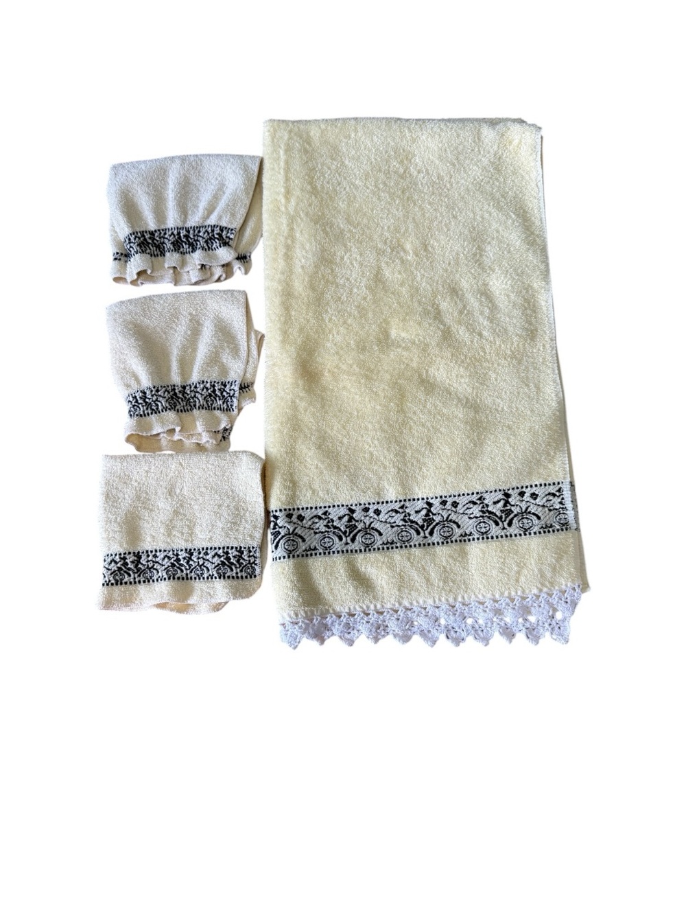 Vintage Cannon 23”W 44"L Yellow Bath Towel with 3 Wash Towels  Crochet Edge USA